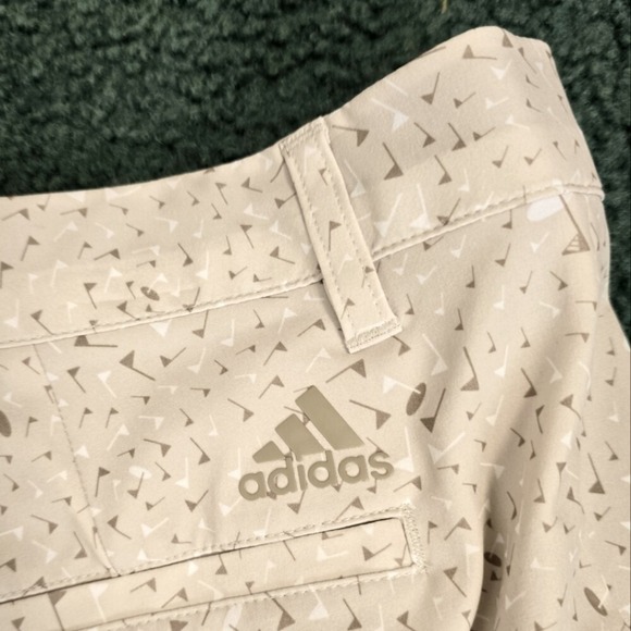 Adidas Shorts Mens 36 Ultimate Chino Golf Brown 8.5" Inseam Flags Print Golfer - Picture 2 of 7